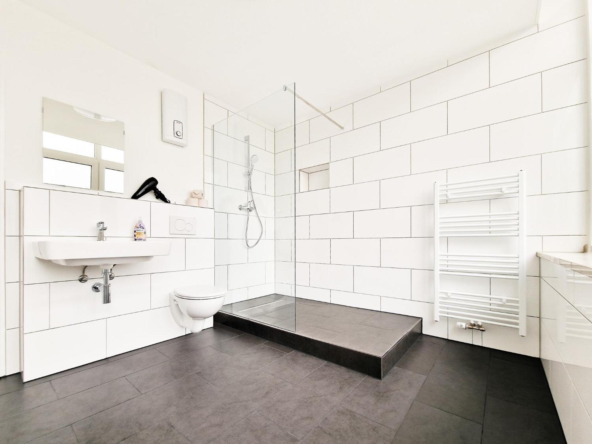 Raj Living - City Center Apartments With 5 Rooms - 10 Min Messe Dus Düsseldorf Exteriér fotografie